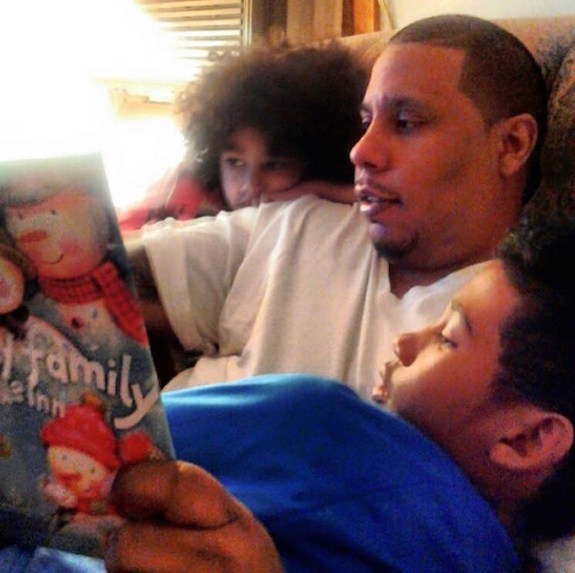 PH reading to his two sons, Royce & Raiden